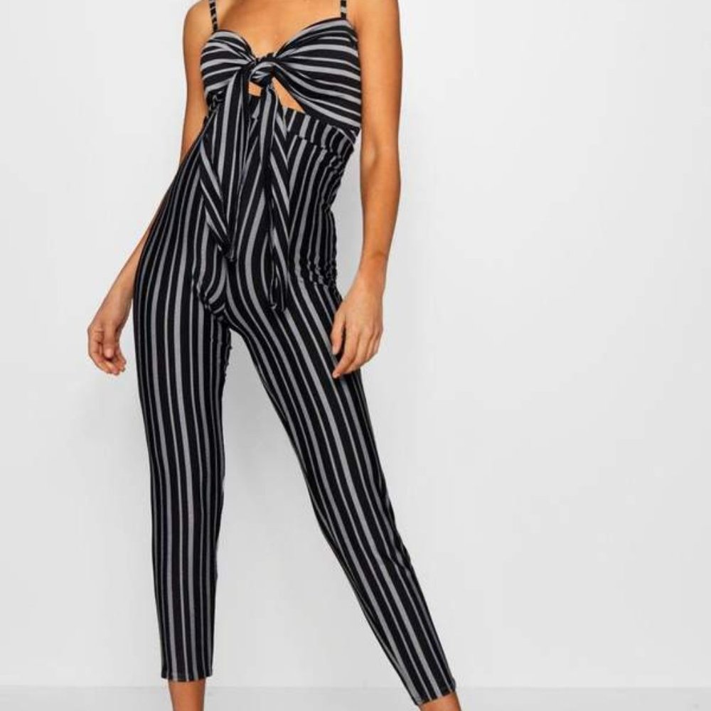 boohoo striped jumpsuit with versatile front tie and cut out, size 4